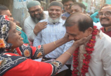 বন্দরে জনতার অকুন্ঠ সমর্থন ভালোবাসায় সিক্ত মাসুদুজ্জামান