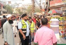 চাষাঢ়ায় অবৈধ হকার উচ্ছেদে মোবাইল কোর্ট র অভিযান