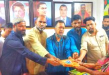 ঈদুল ফিতর উপলক্ষে মহানগর তারেক জিয়া পরিষদের উদ্যোগে অসহায়দের মাঝে বস্ত্র বিতরণ