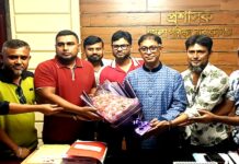মামুন মাহমুদকে কোকো স্মৃতি ক্রীড়া পরিষদের ফুলেল শুভেচ্ছা