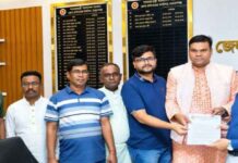 লাঙ্গলবন্দ উন্নয়নে অনিয়ম রোধ ও লক্ষ্মীনারায়ণ মন্দির খুলে দেওয়ার দাবিতে ডিসিকে স্মারকলিপি